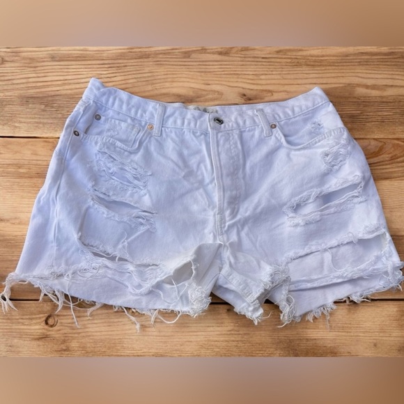 thirty-one Pants - We The Free sz 31 thirty-one White Distressed Jean Shorts